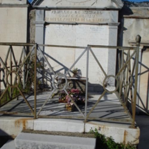 Sépulture de ÉMERIAU de BEAUVERGER Maurice Julien © Généanet