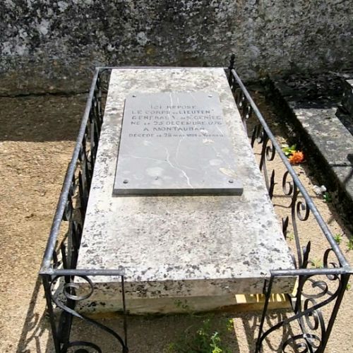 Sépulture de SAINT-GENIÉS, Jean Marie Noël DELISLE de FALCON de (Merci à la mairie de Vernou pour cette photo)