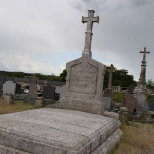 Sépulture de PIRÉ Hippolyte Marie Guillaume de ROSNYVINEN de ©Le Journal de Vitré